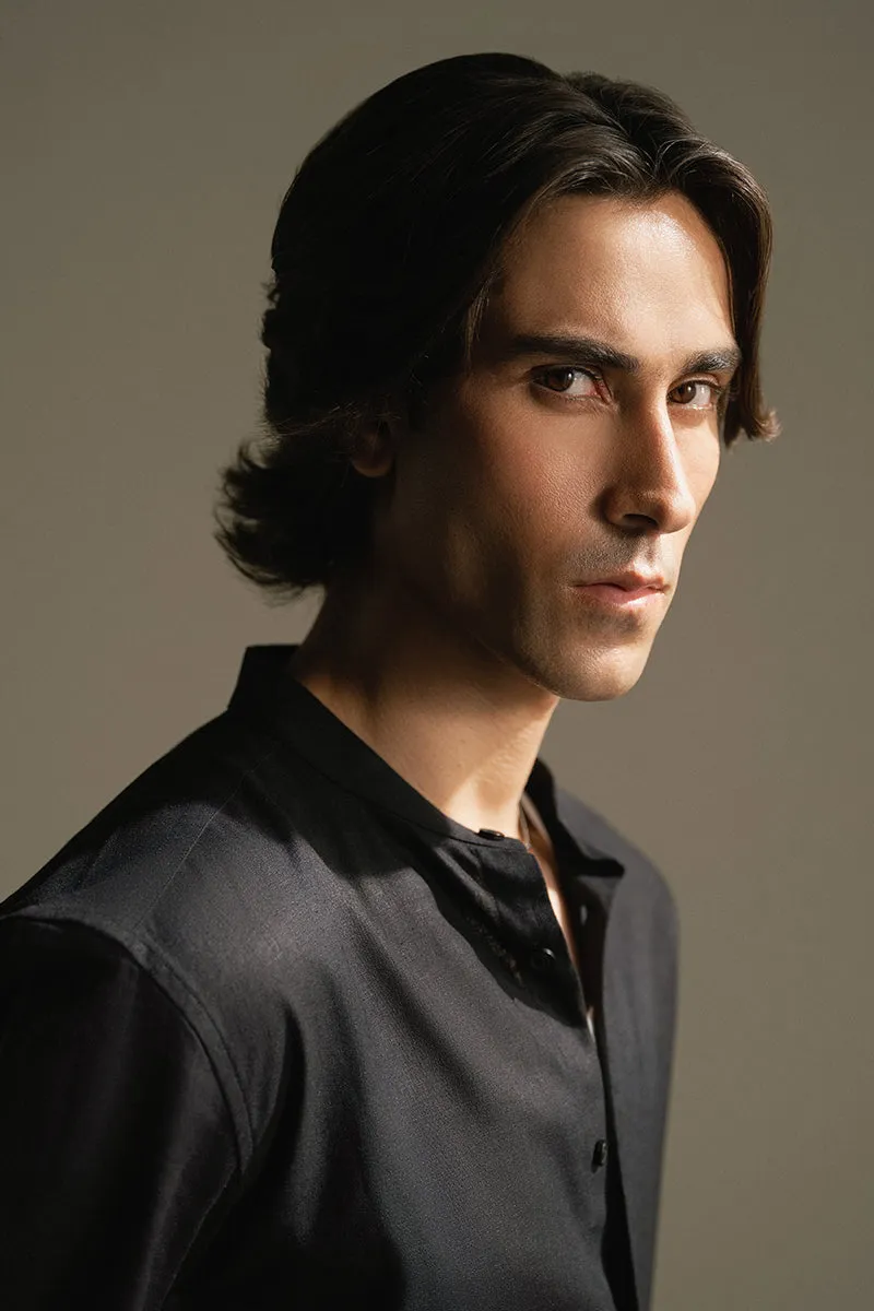 BLACK SHIRT