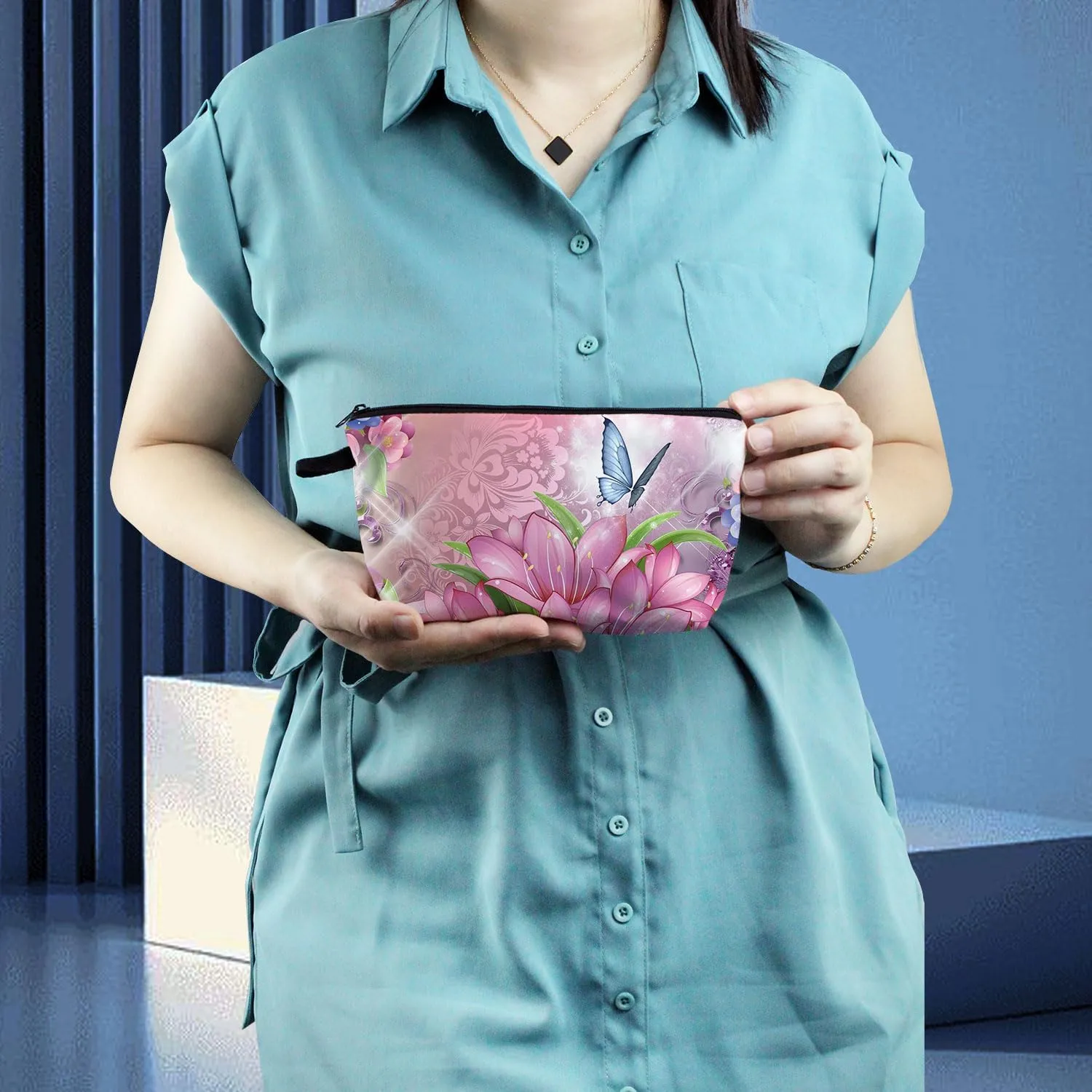 Butterfly Makeup Bag Cute Small Makeup Organizer Bag Travel Toiletry Zipper Pouch Pink Floral Butterfly Cosmetic Bag Birthday Present for Butterfly Lovers Women