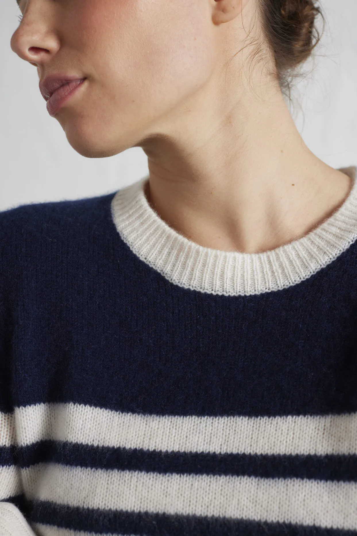 Ginny Cashmere Sweater in Midnight Navy